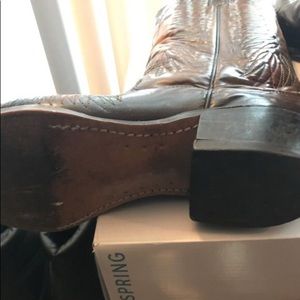 Men’s brown cowboy boots